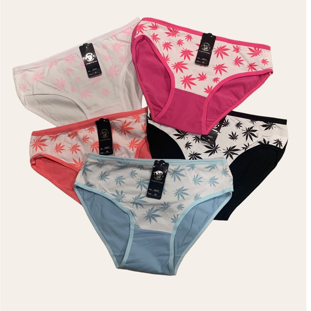 5 Pairs Womens Weed Print Underwear. Size M, L, XL or XXL